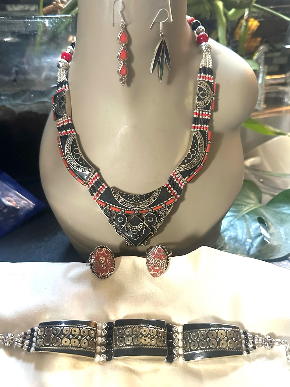 Tibetan 3 pc Bohemian Tribal Red Black Statement Necklace Set coral onyx